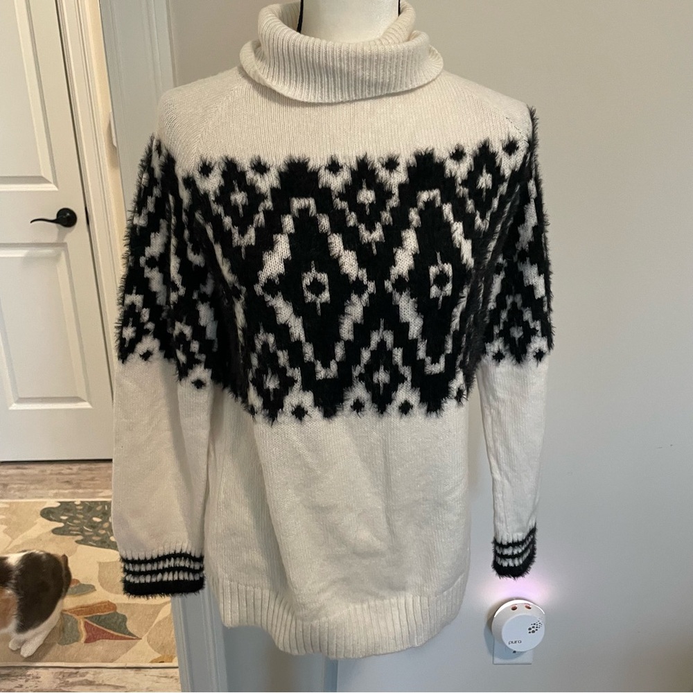 EUC Maurices Black and White Fair Isle Turtleneck Sweater